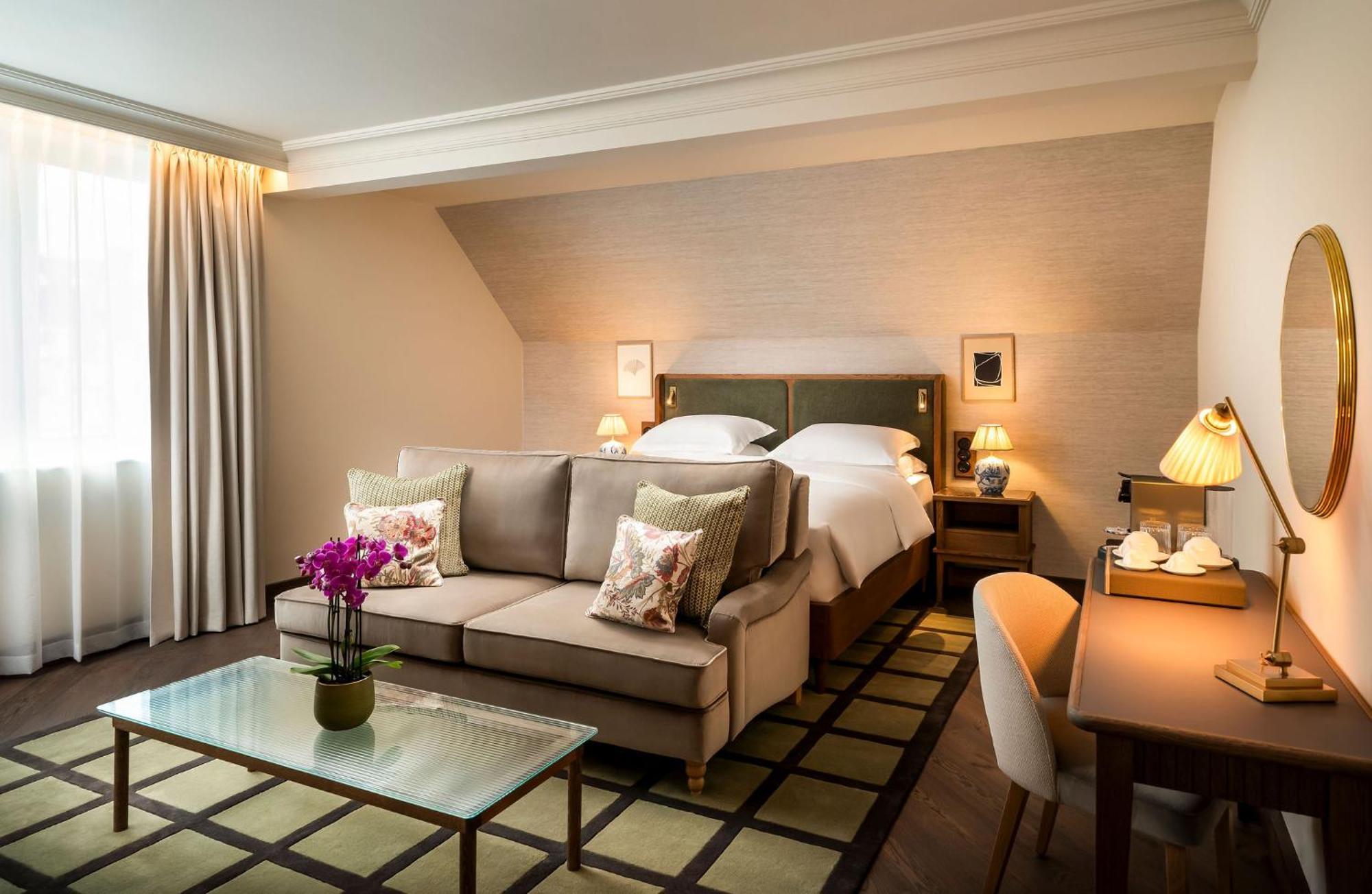 Junior King Suite,1598888059:JPEG